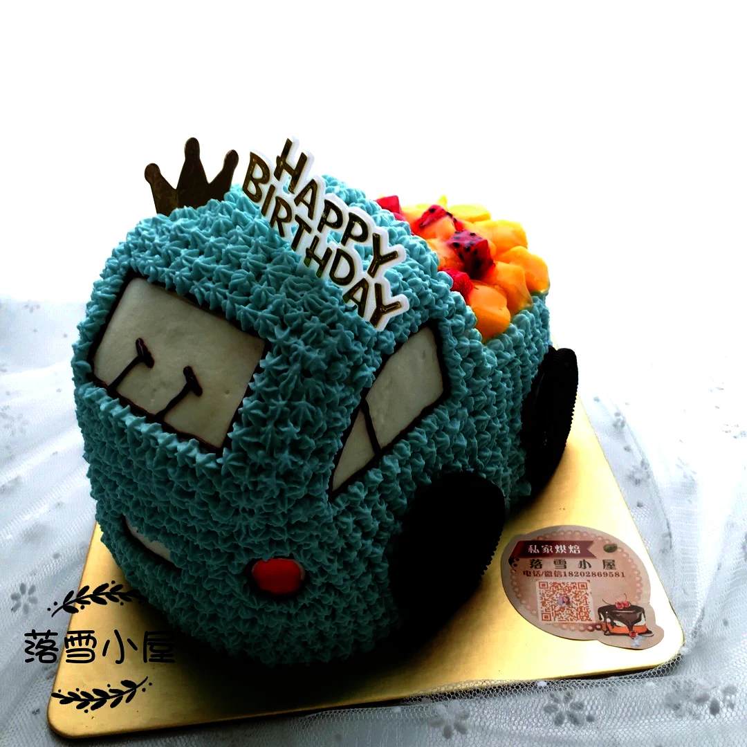 Fertiggestelltes Gericht von Sechs-Zoll-3D-Autokuchen, Obst-Lkw-Version