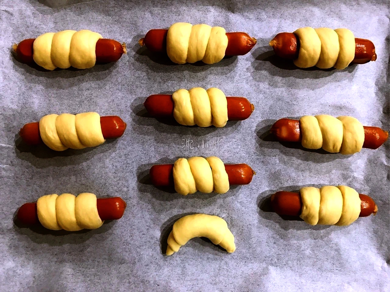 Mini panecillos de perrito caliente: perfectos para el desayuno o como tentempié, cada bocado es un puro placer - Step 5