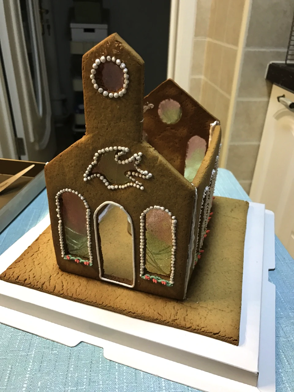 Casa de jengibre navideña súper fácil (versión avanzada: iglesia de jengibre) - Step 7