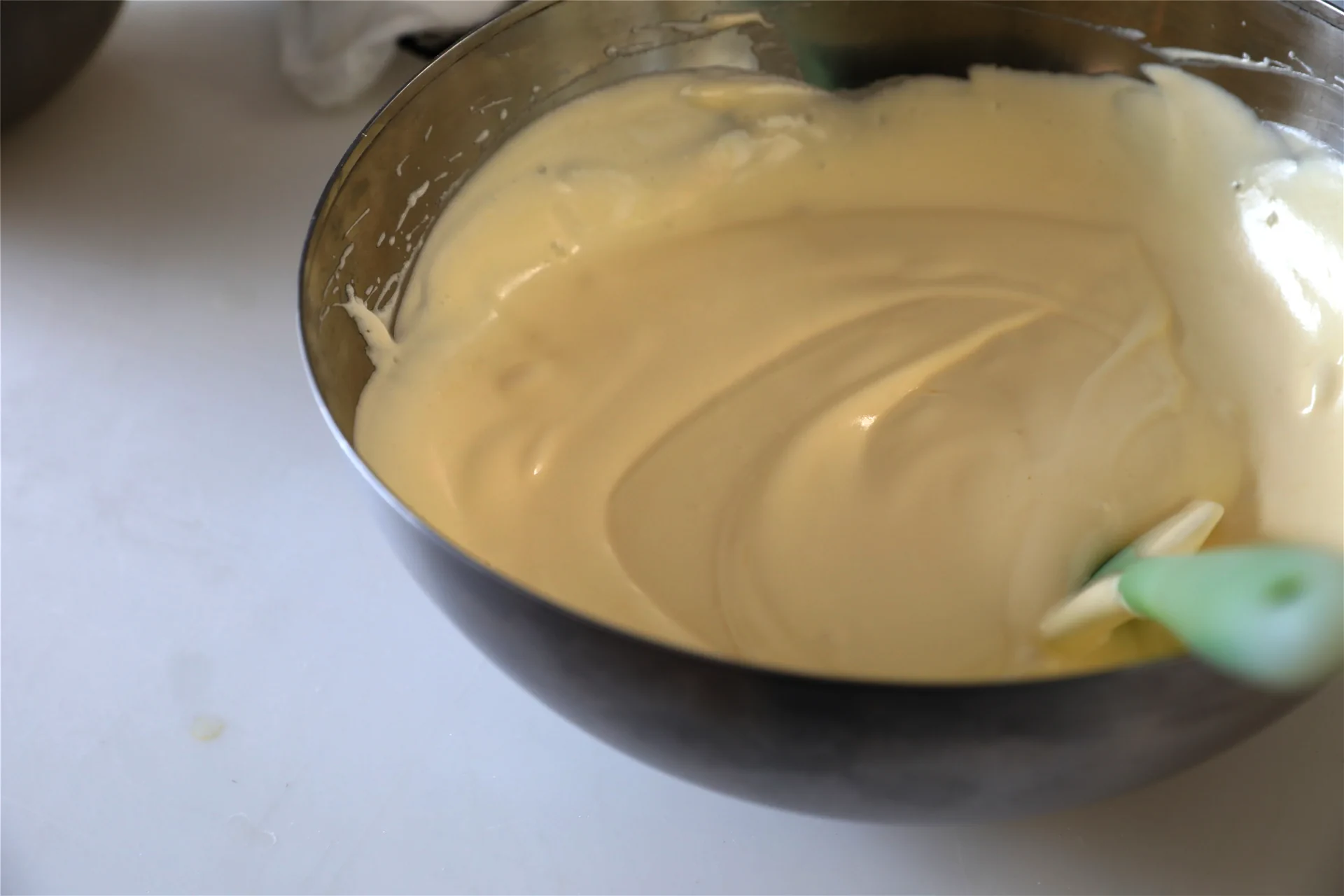 Brazo de gitano suizo con hebras de cerdo desmenuzado y cebollín - Step 9