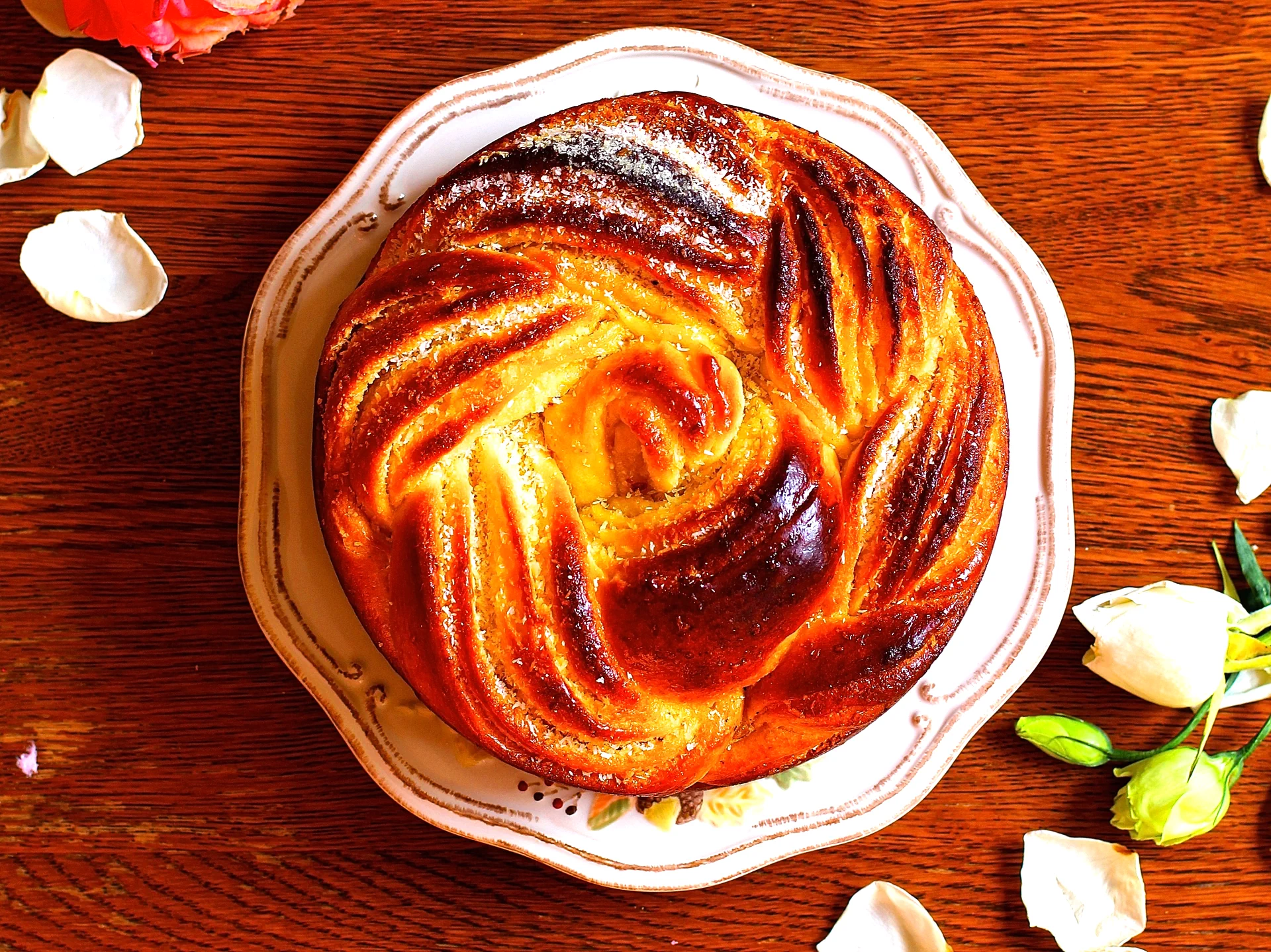 Foto do prato finalizado de [Guten Morgen Rose] Pão de coco em forma de rosa
