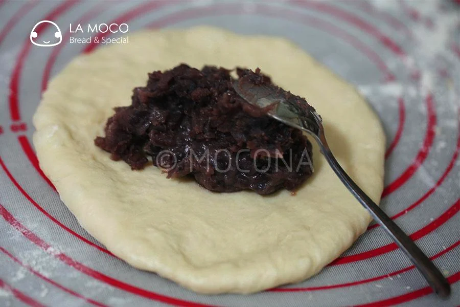 Guimauve y cúmulos que se hinchan: panecillos de leche con judías rojas - Step 6