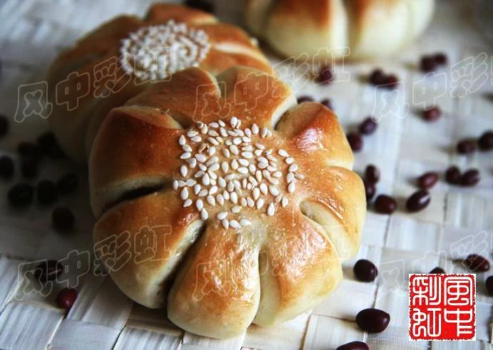红豆面包的成品展示图