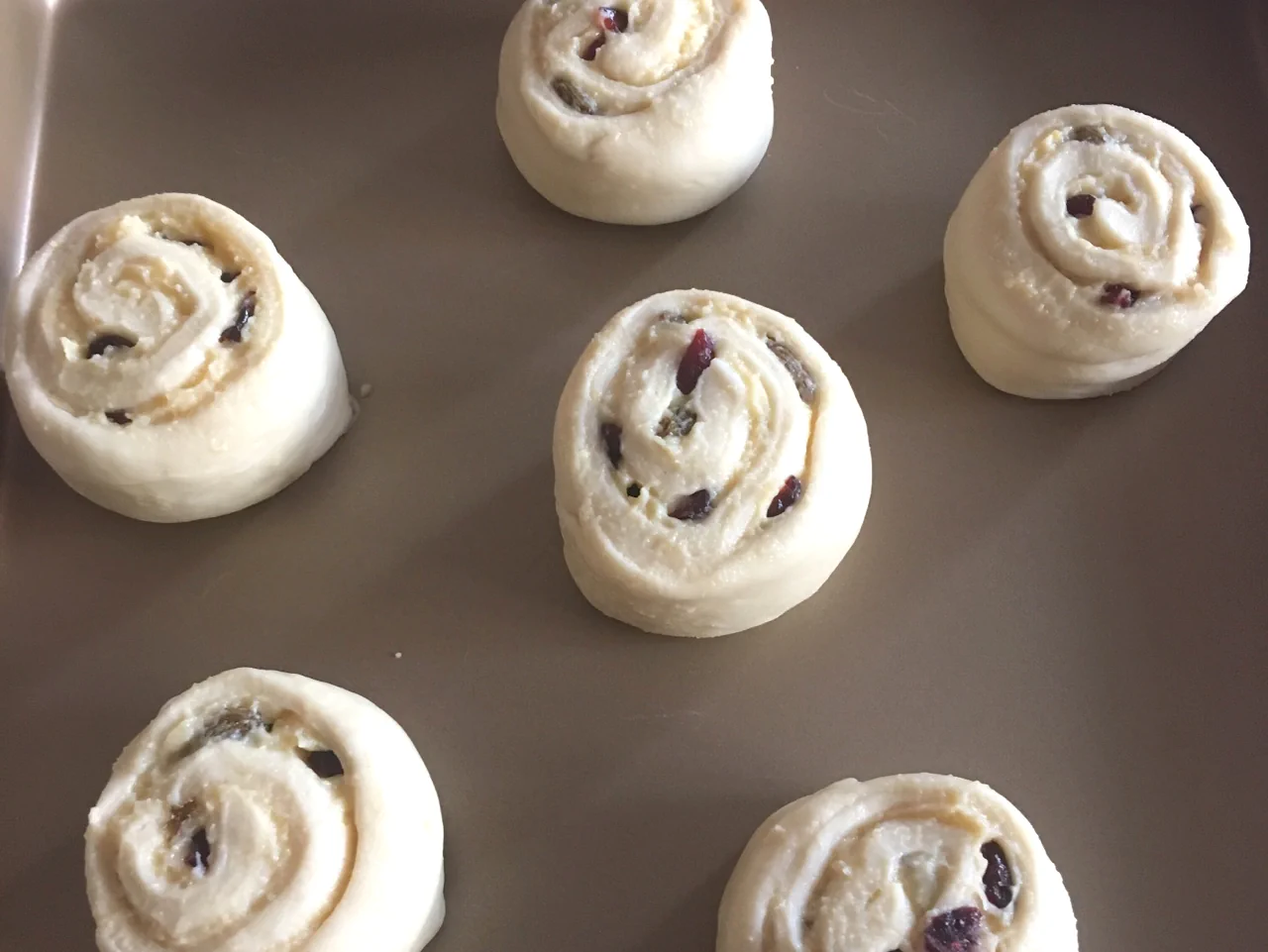 Bollitos pequeños con arándanos rojos y pasas - Step 7