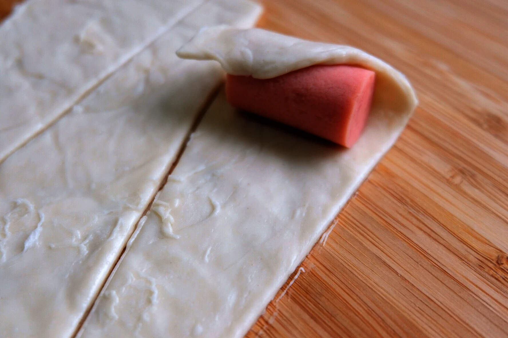 Rollitos de croissant con jamón hechos con paratha - Step 4