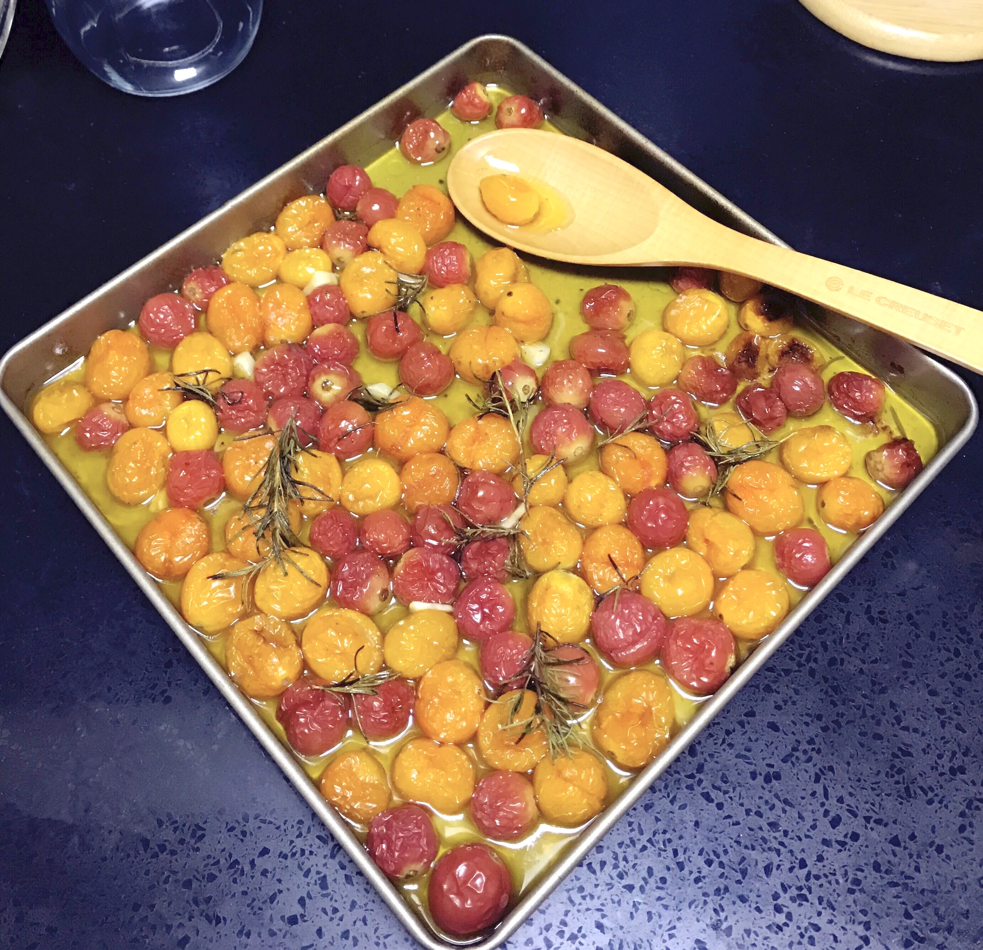 Foto del plato terminado de Tomates confitadas ultra sencillas