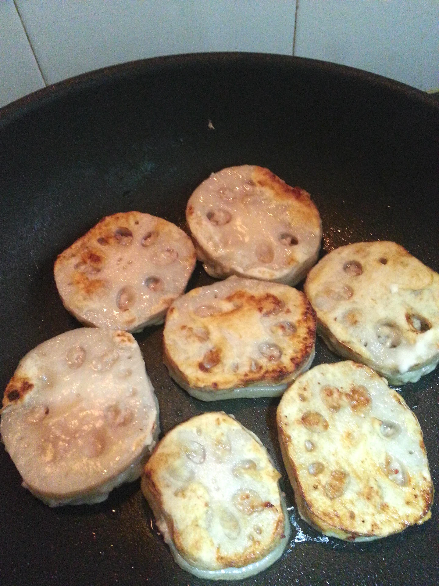 Sándwiches de raíz de loto fresca rellenos de carne - Step 6