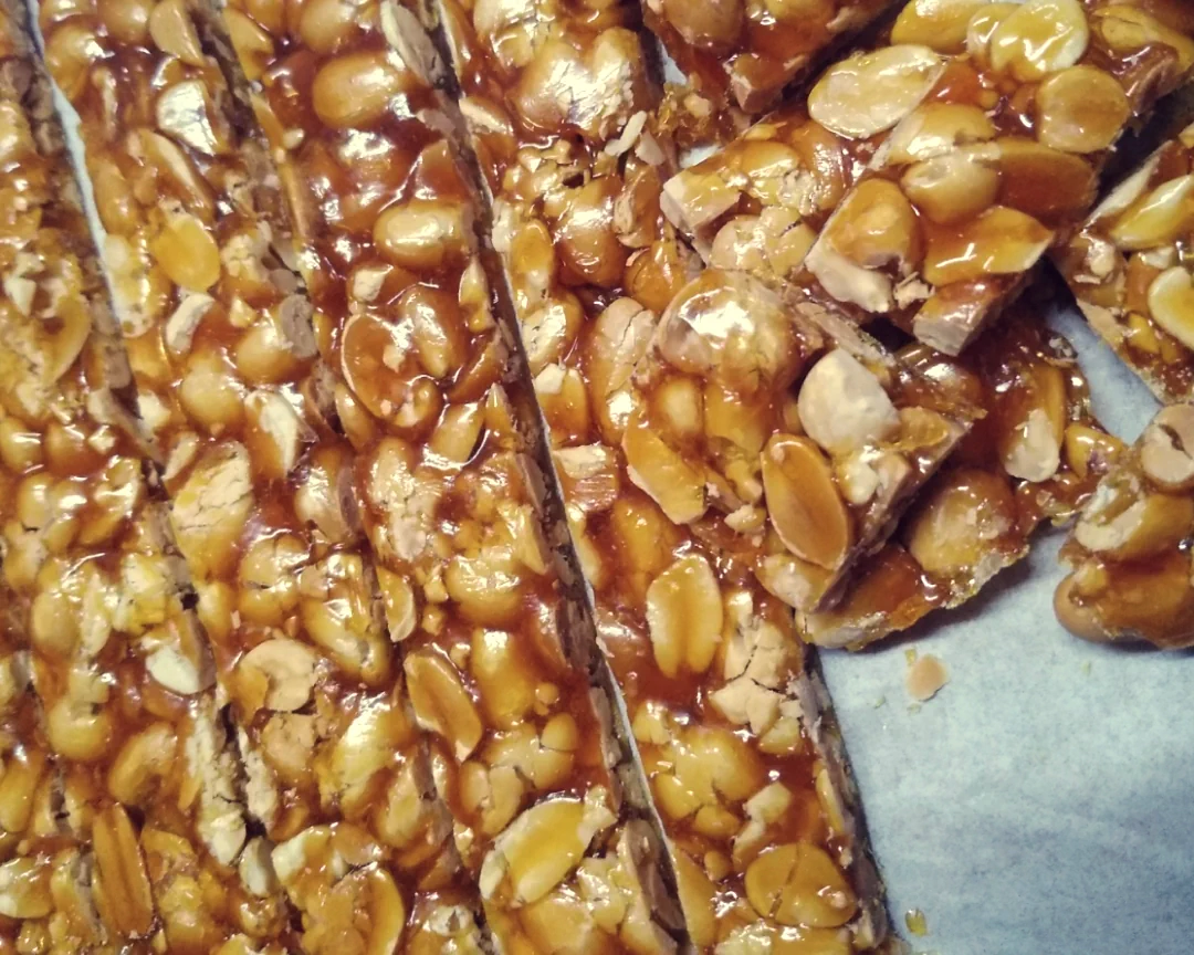 Finished dish photo of Peanut Brittle Beginner's Success