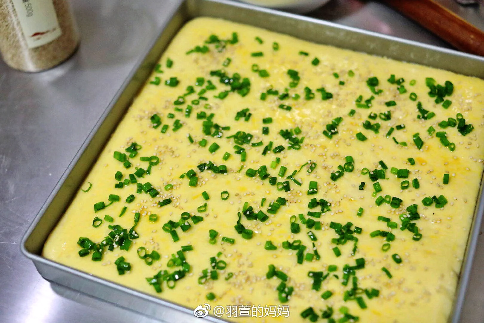 Roti Gulung Serat Pangan dengan Daun Bawang dan Abon Babi - Step 4