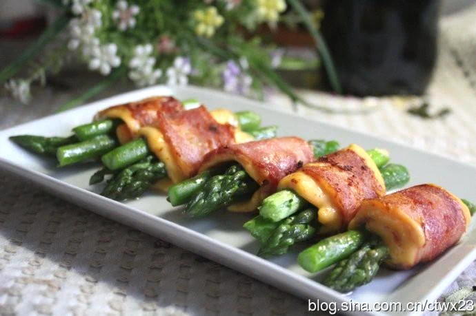 Finished dish photo of Cheese Bacon Asparagus Rolls