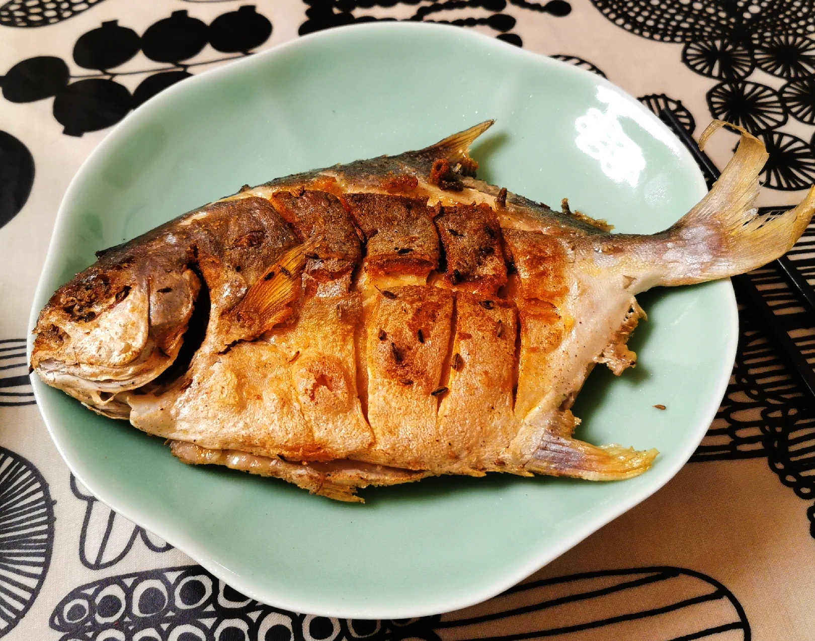 Finished dish photo of Simple and Flavorful - Salt-Pan Fried Golden Pomfret