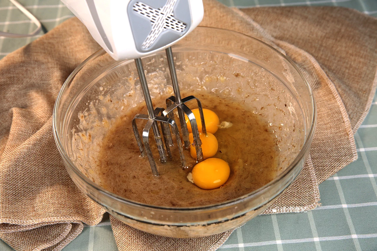 Pastel marmoleado de plátano y nueces - Step 3