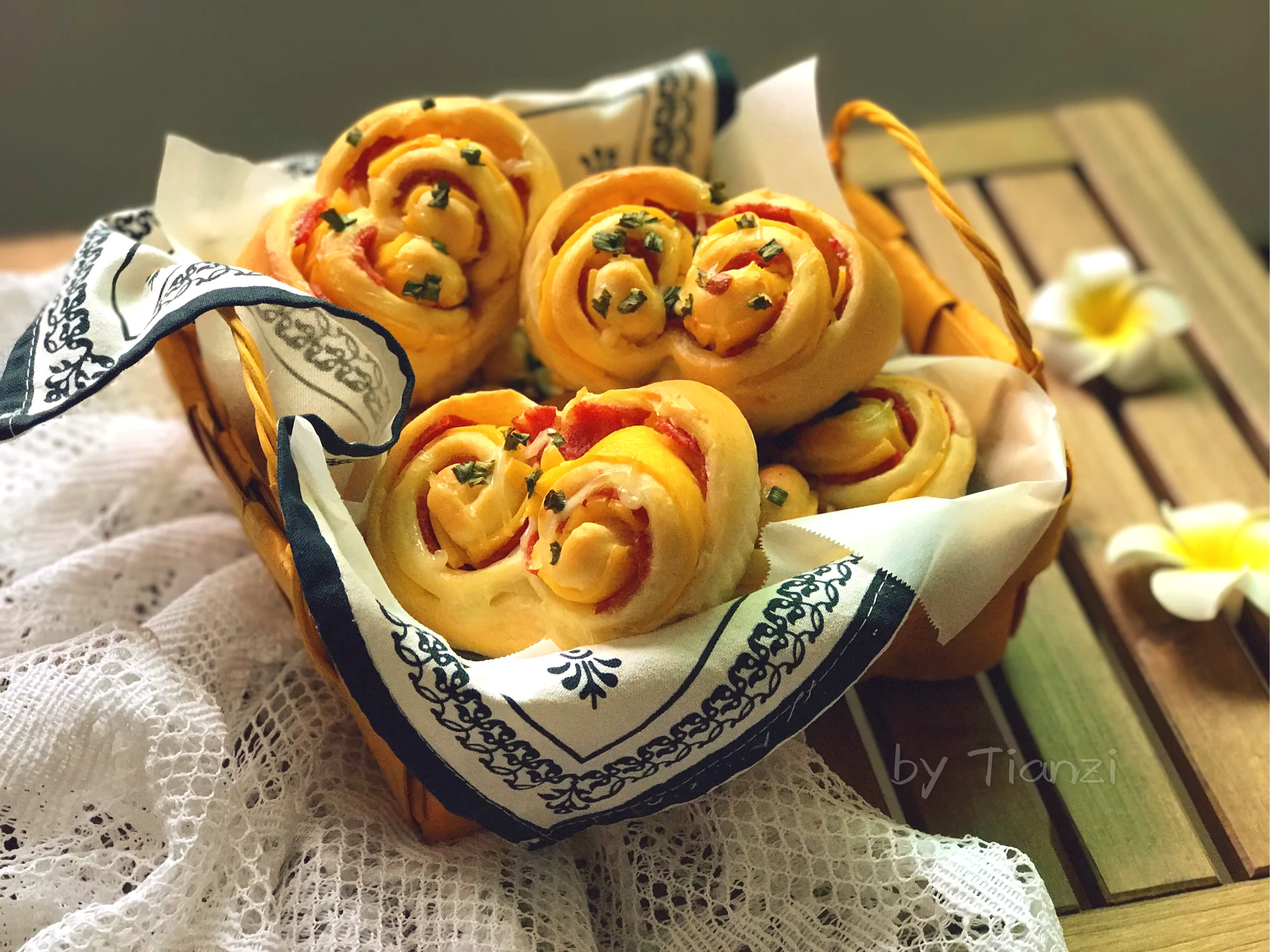 Fertiggestelltes Gericht von Käse-Bacon-Brot (Flüssiger Starter + Tangzhong)