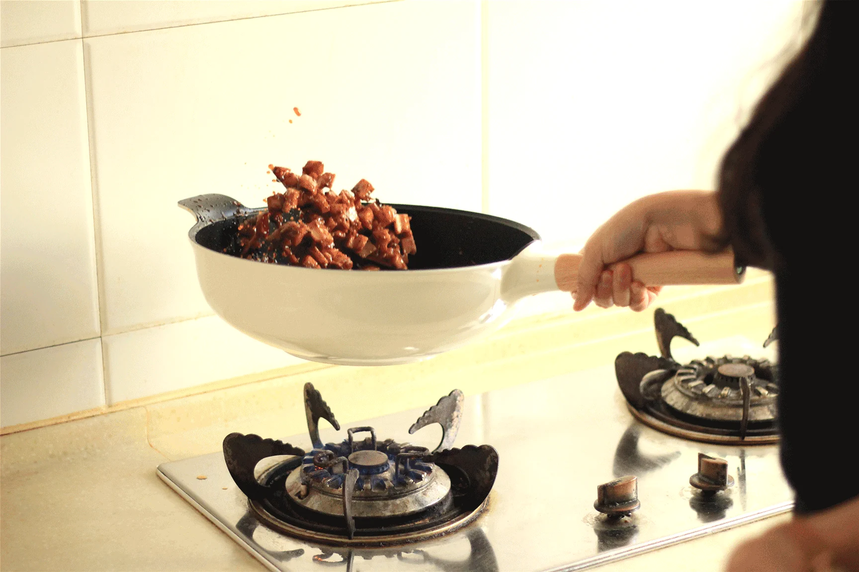 Mi cocina Light-&-Luxe: dados de raíz de loto con chile - Step 6