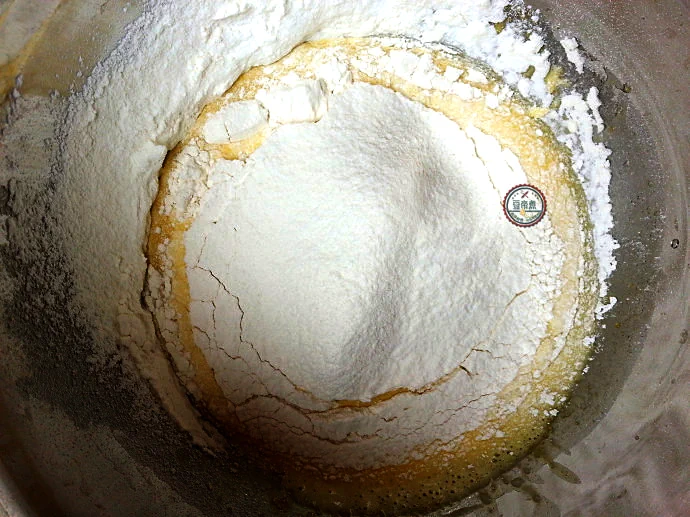 Pastel de bizcocho con arándanos rojos (Chiffon Cake) - Step 4