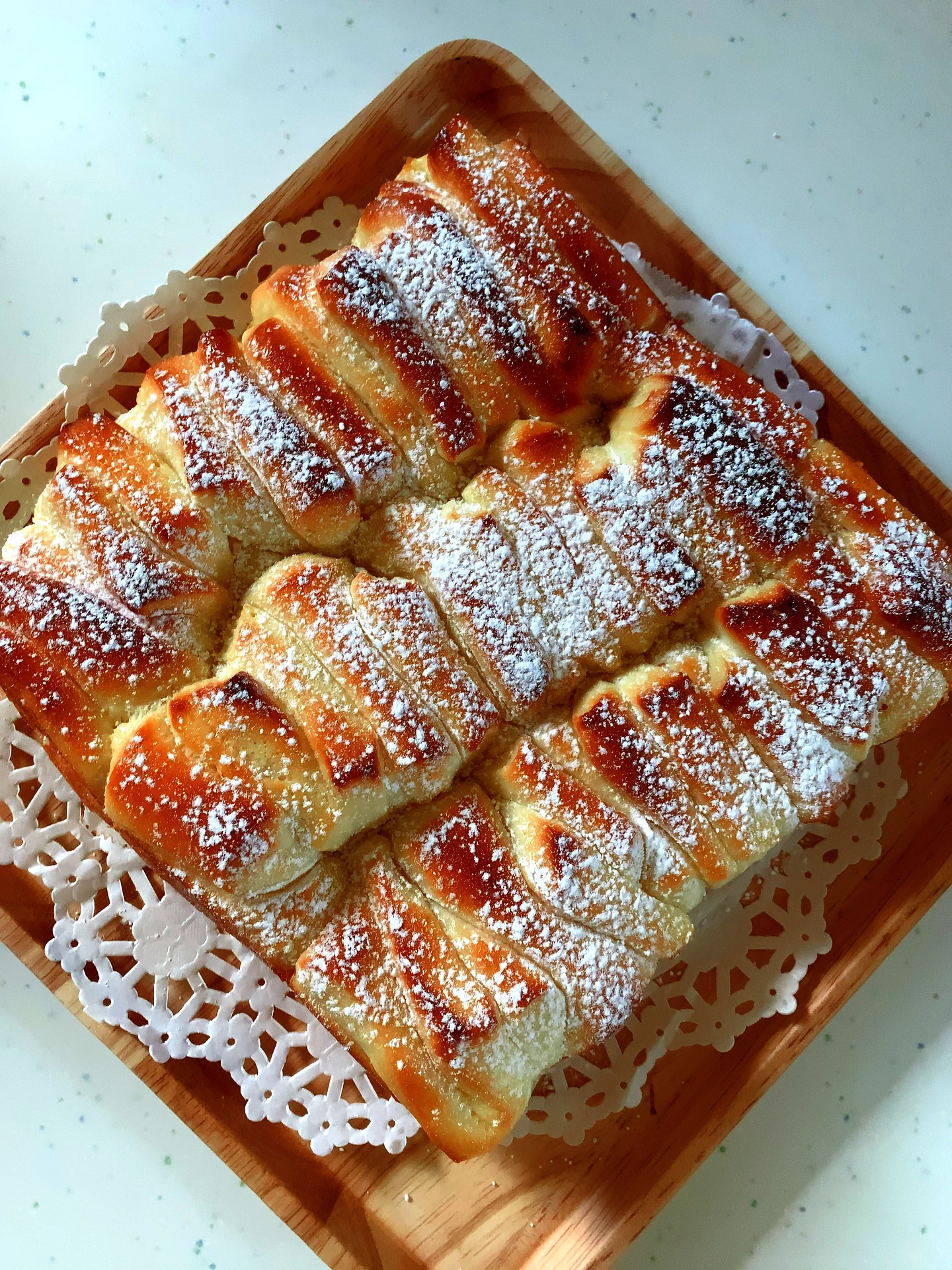 Fertiggestelltes Gericht von Japanisches Milch- und Butterbrot (⑉• •⑉)‥♡ Superweich und Aromatisch