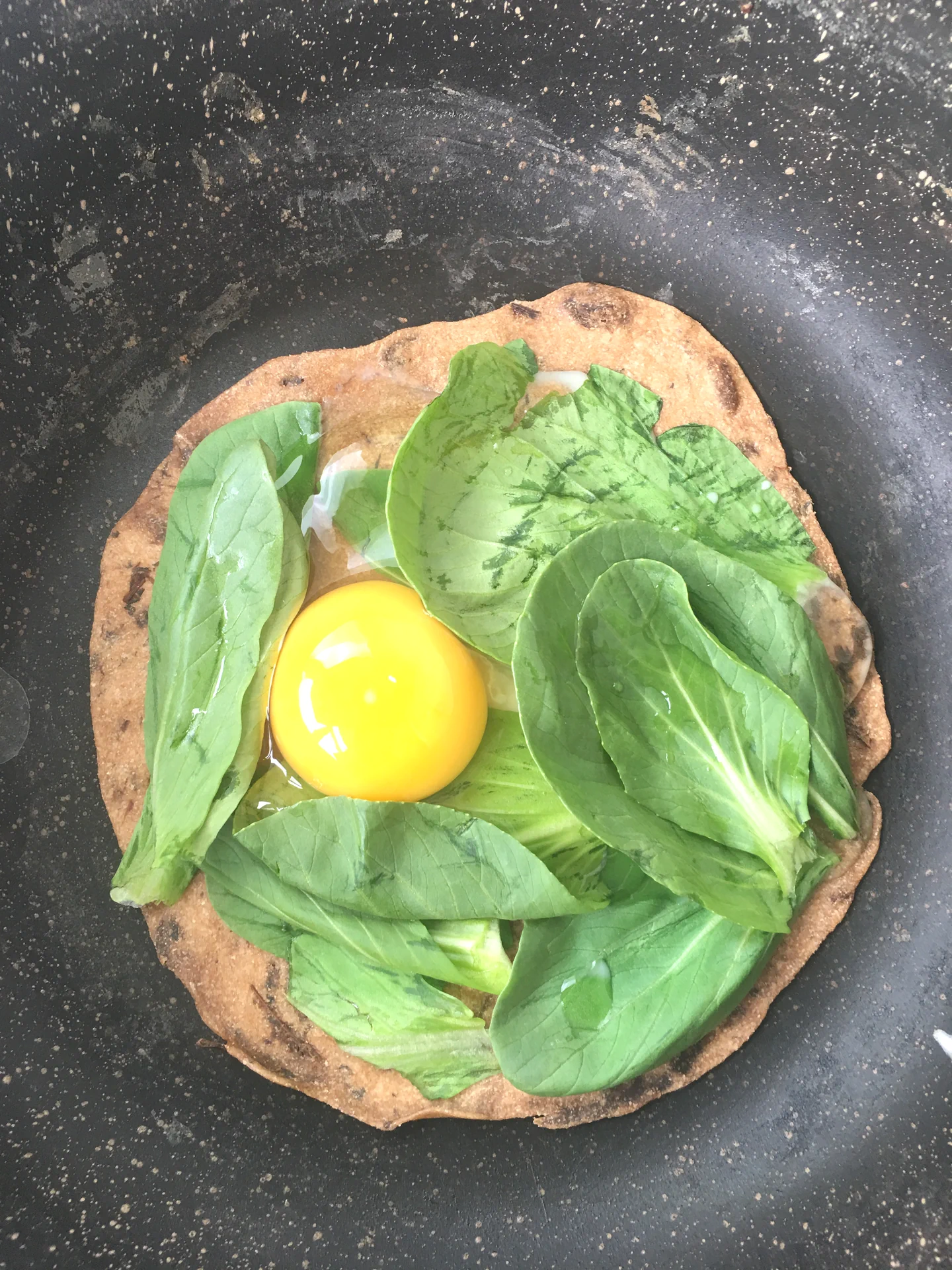 Wrap integral cuadrado con huevo cremoso — Galette que “abraza” el huevo [Base saludable] - Step 3