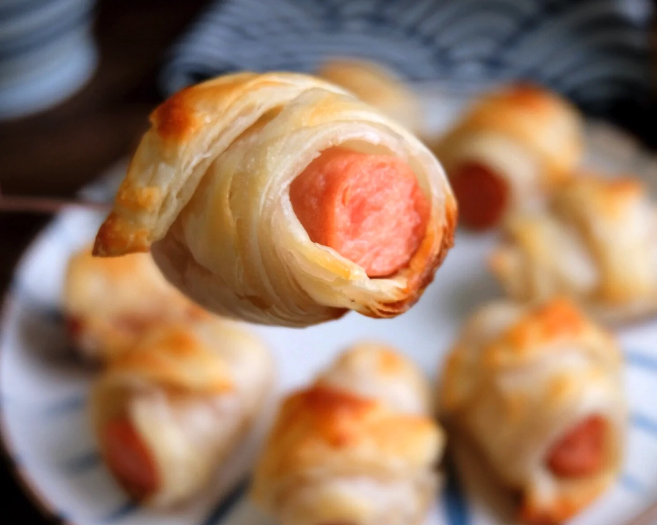 Rollitos de croissant con jamón hechos con paratha - Step 11