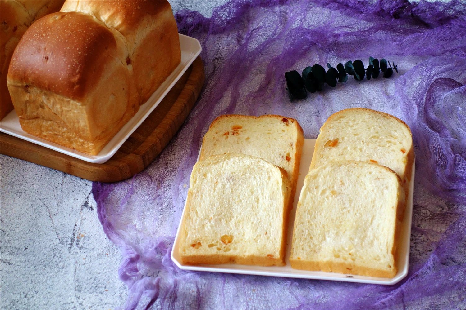 Foto do prato finalizado de Mini torradas com casca de laranja e iogurte