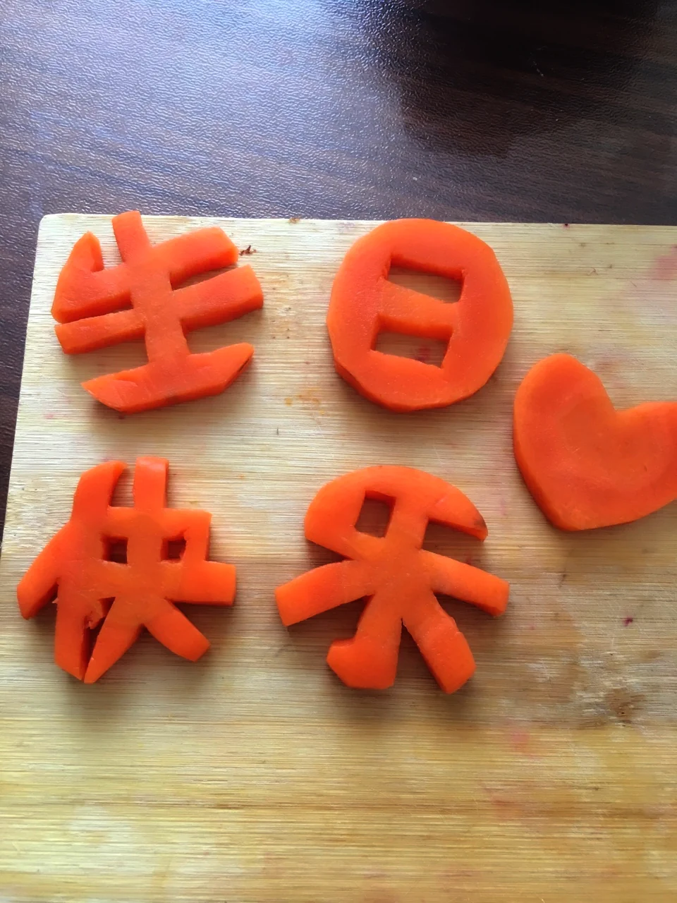 Fideos creativos de cumpleaños - Step 4