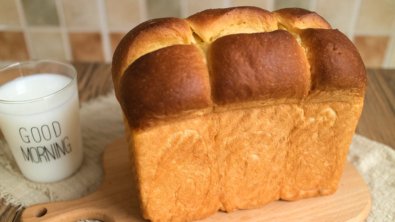 超级浓郁柔软的布里欧修吐司的成品展示图