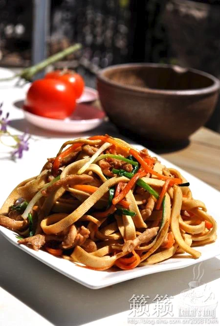 千张小炒肉的成品展示图