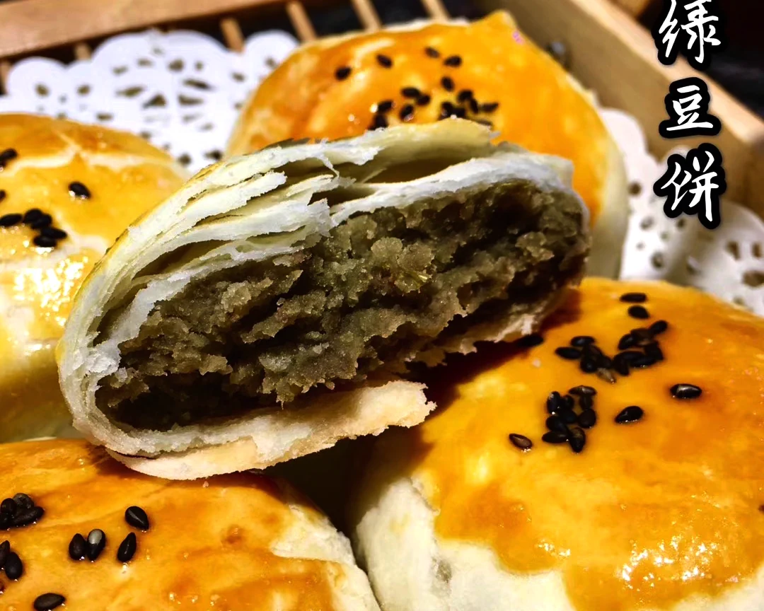 바삭바삭 녹두 파이 (옥수수유/라드·오븐 구이 버전)의 완성된 요리 사진