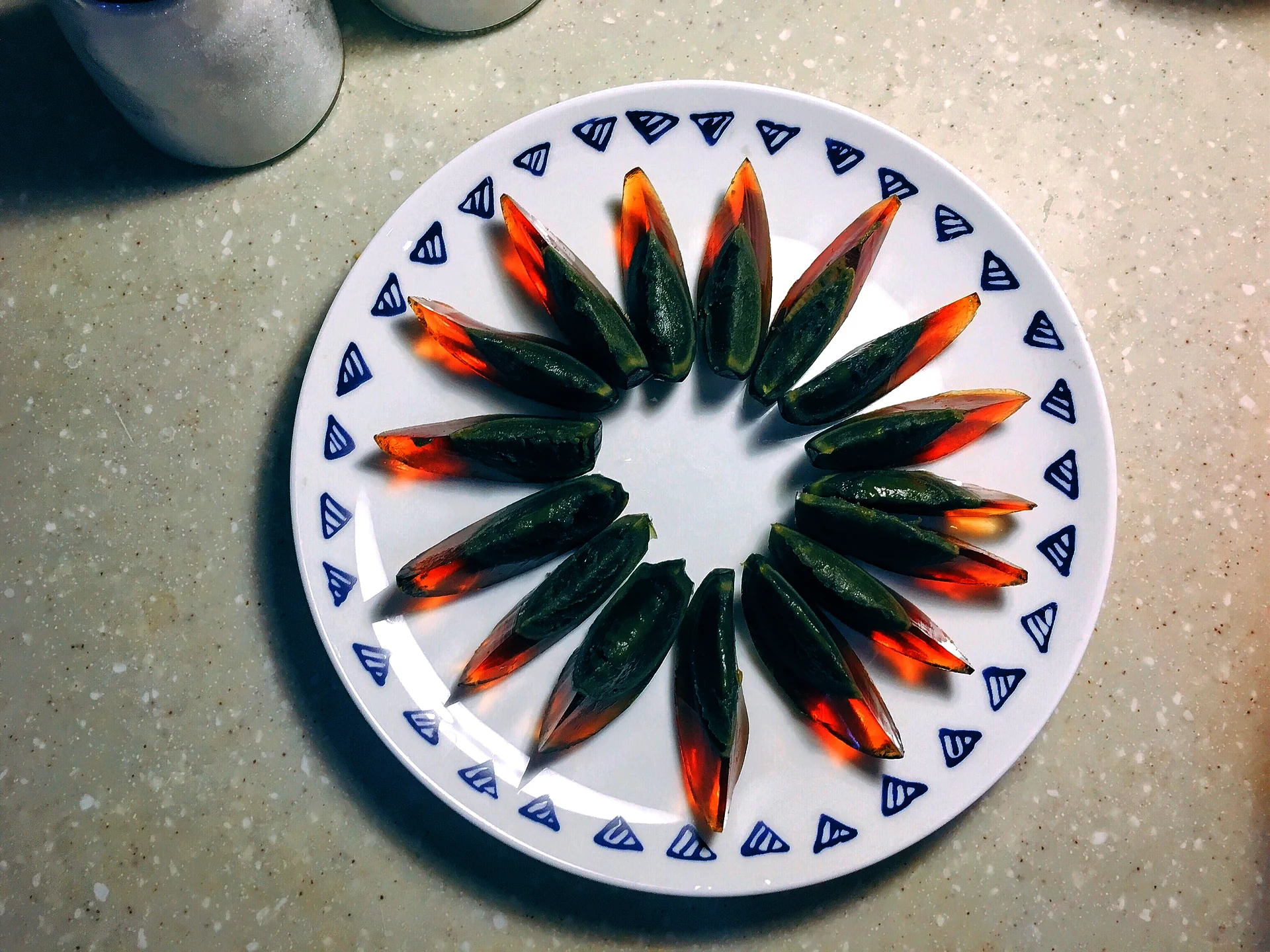 Pimientos verdes salteados con huevos centenarios - Step 2