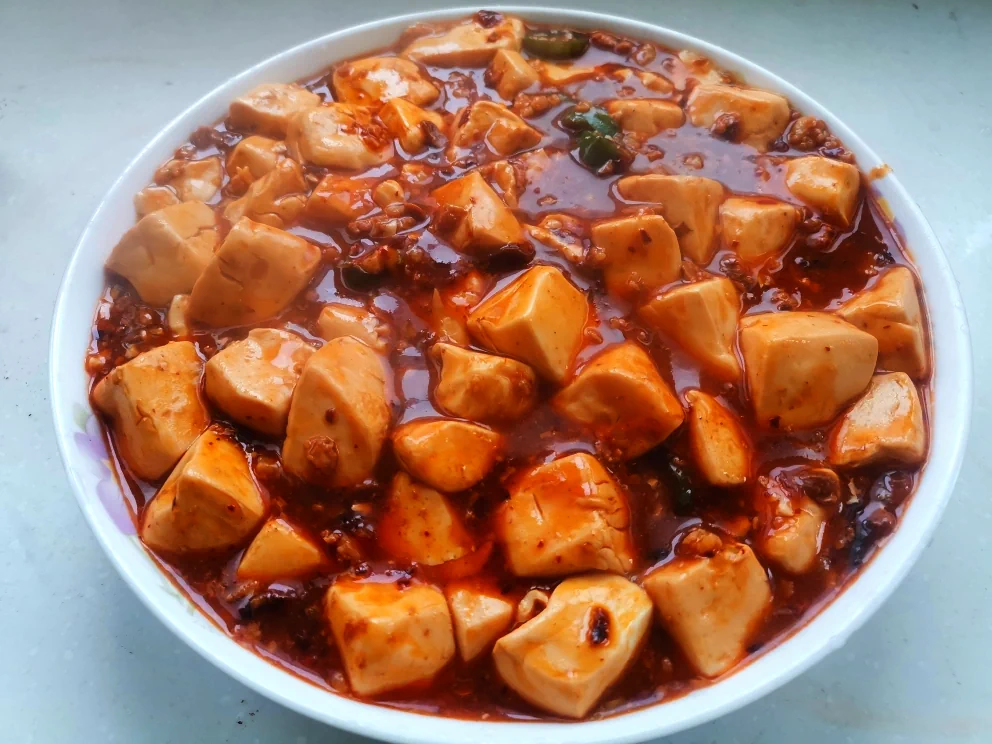 Foto del plato terminado de Mapo Tofu (Versión Casera Extra Suave)