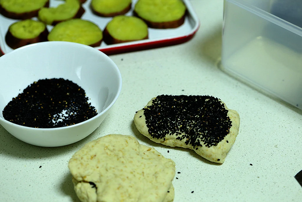 Bagel de batata dulce con sésamo negro - Step 4