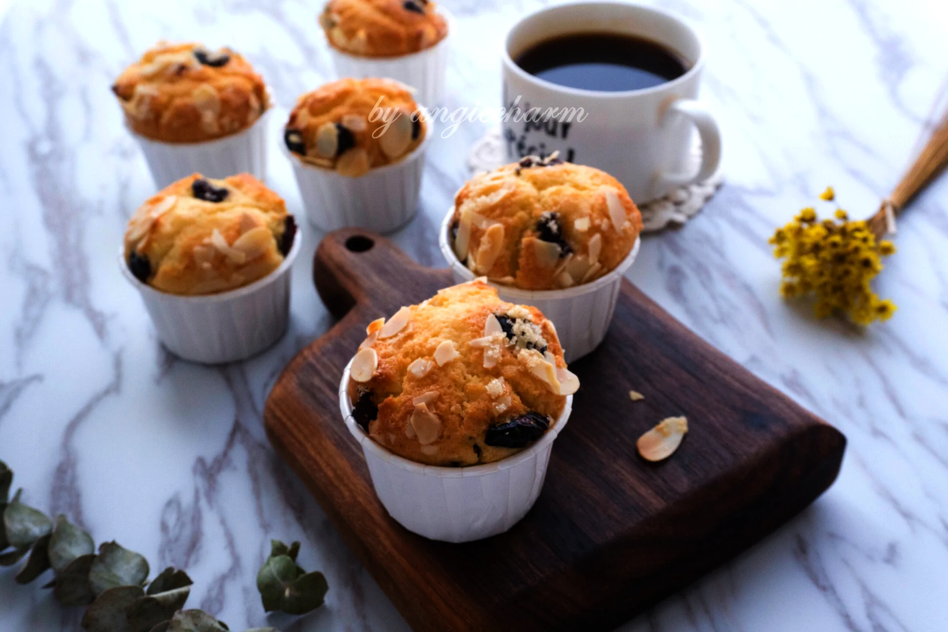 香气扑鼻的杏仁麦芬muffin的成品展示图