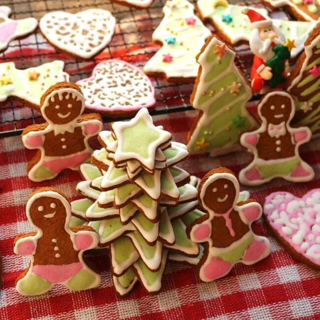 Finished dish photo of Gingerbread Man and Christmas Tree
