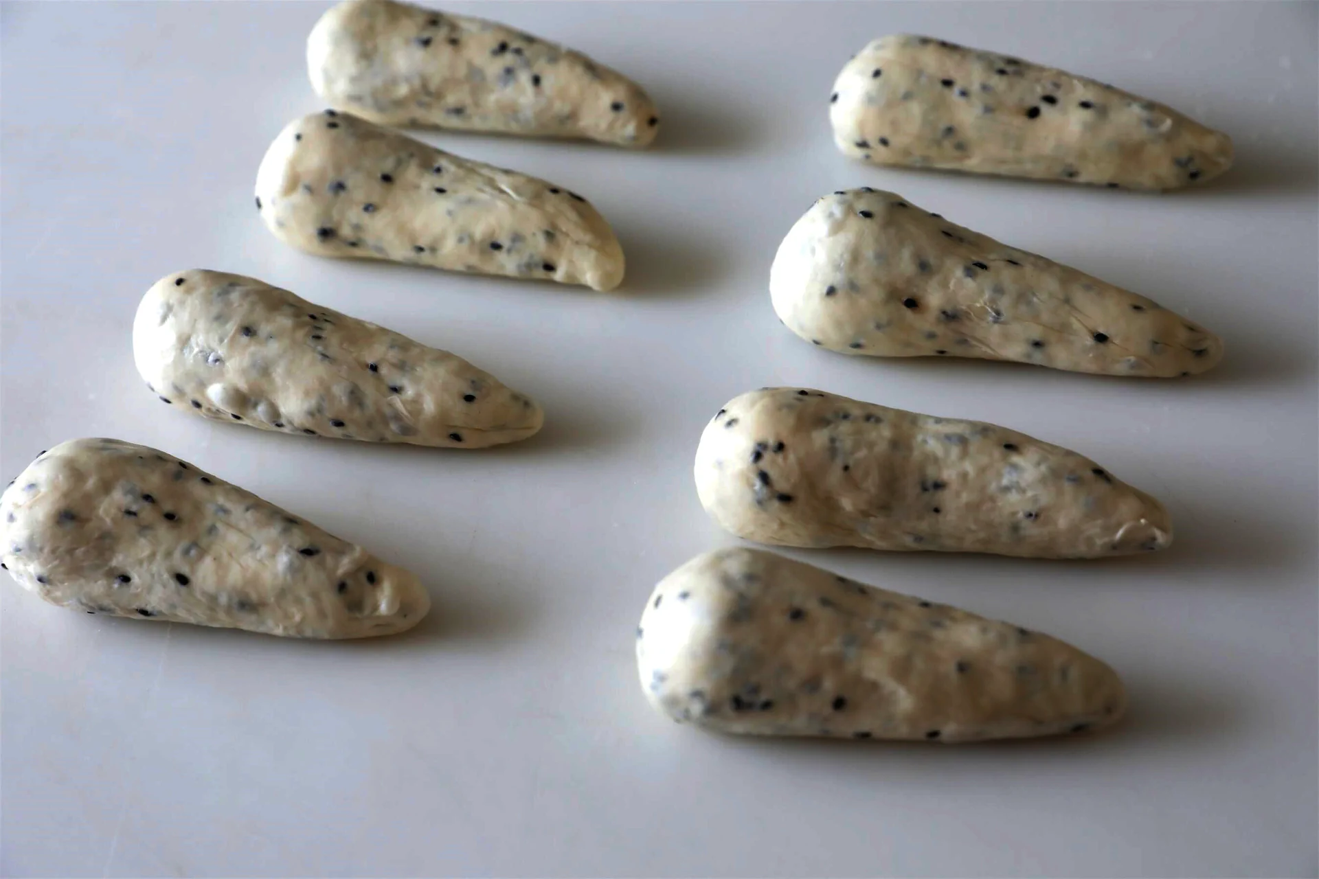 Pan de hojaldre salado con sésamo negro - Step 8