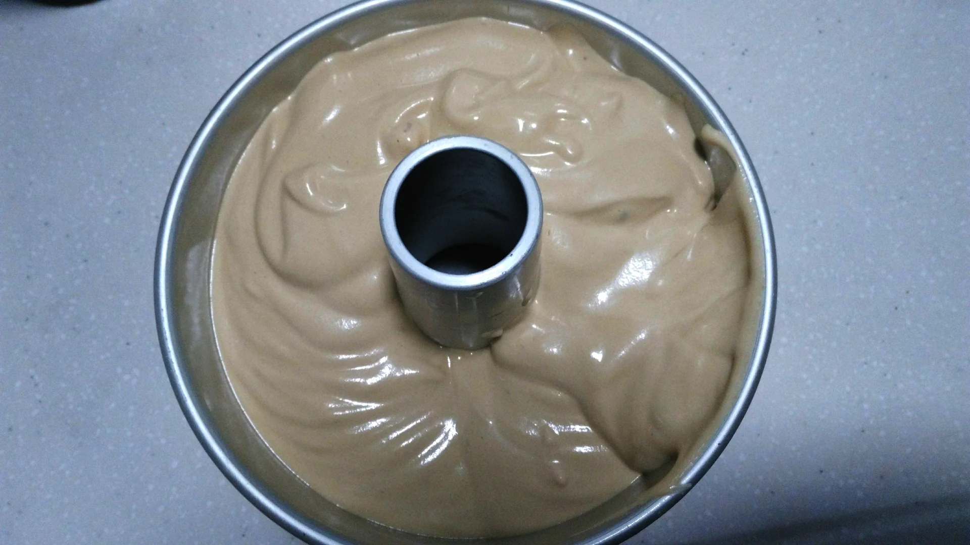 Sabor mejorado: chiffon de café y Baileys (molde rectangular de 17‑18 cm con chimenea) - Step 12
