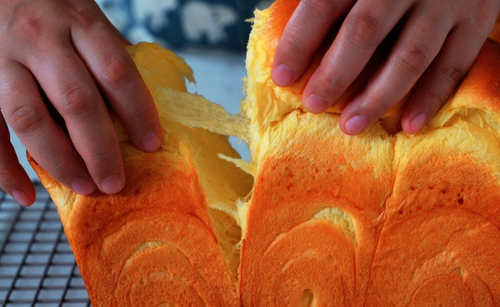 Foto del plato terminado de Pan de molde con calabaza y leche condensada azucarada