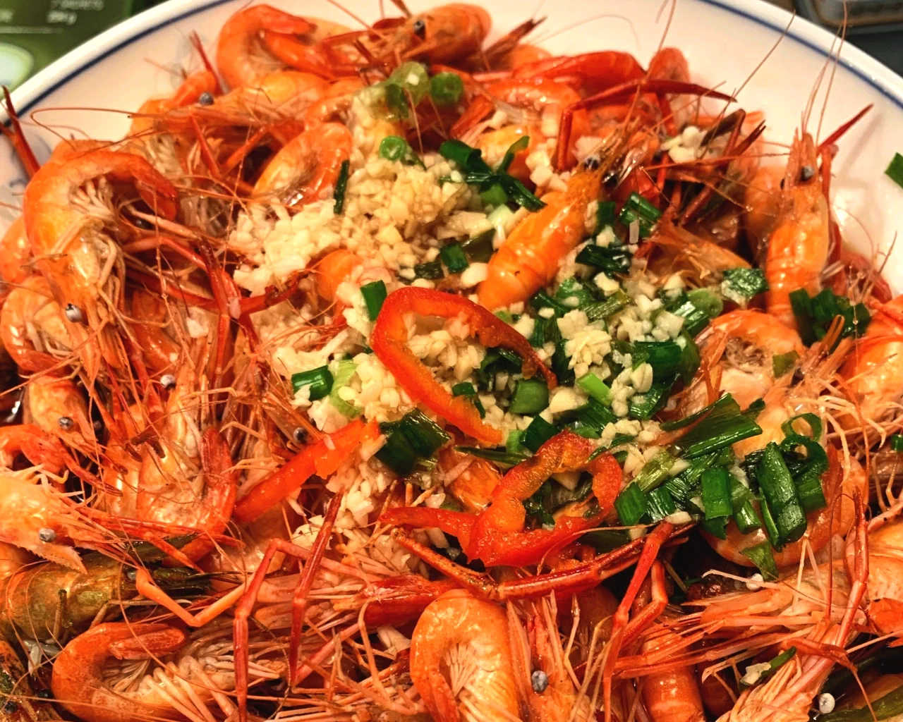 超级美味方便的本帮酱油河虾的成品展示图