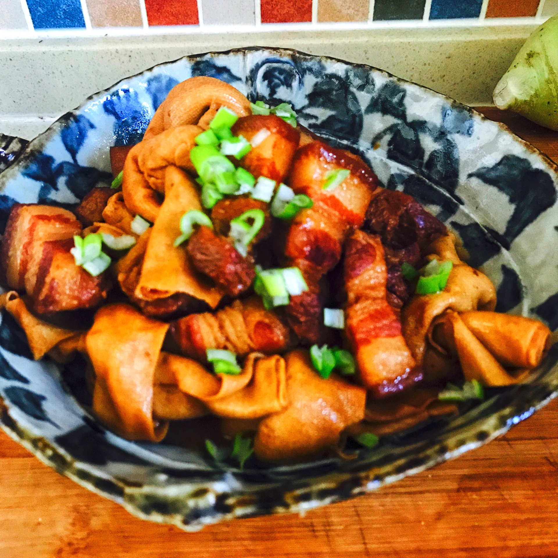 Photo du plat fini de Porc braisé simple et délicieux avec tofu séché en une minute