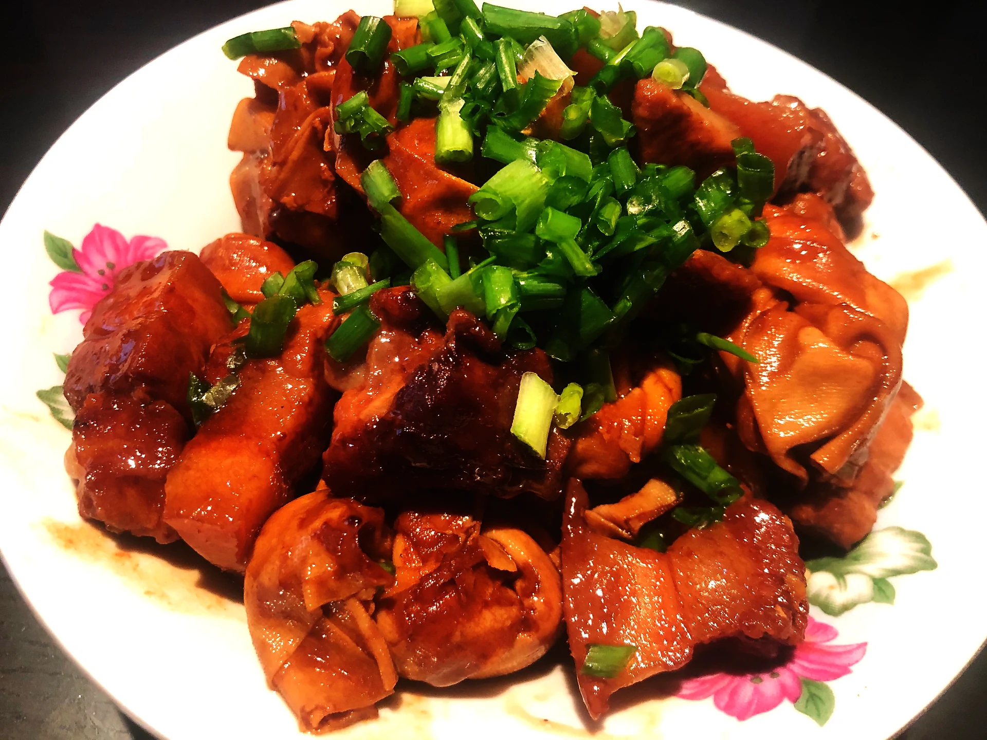 Foto masakan selesai dari Semur Daging Babi dan Tahu