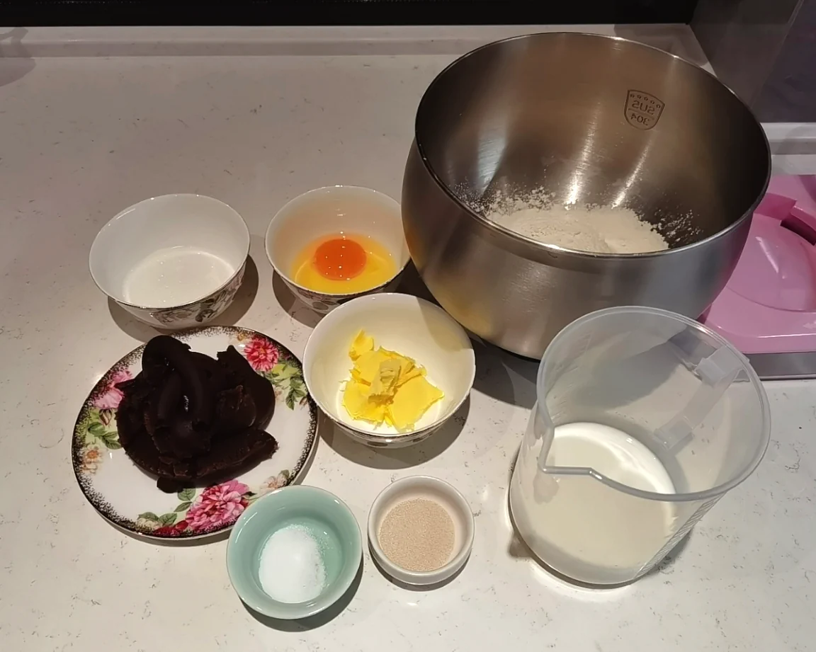 Bonitos y deliciosos panecillos en forma de lazo 🎀 con pasta de judías rojas - Step 1