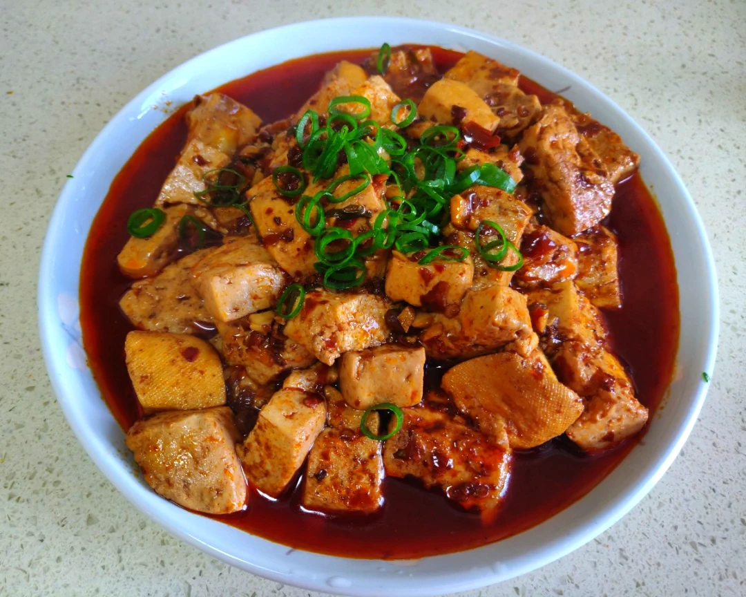 Foto del plato terminado de Tofu Mapo (Versión Lao Gan Ma)