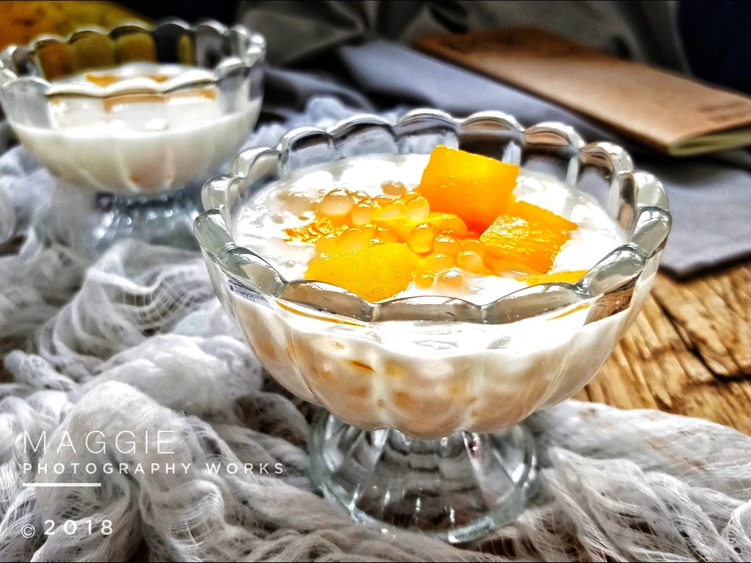 건강하고 저지방인 망고 요거트 사고 펄의 완성된 요리 사진