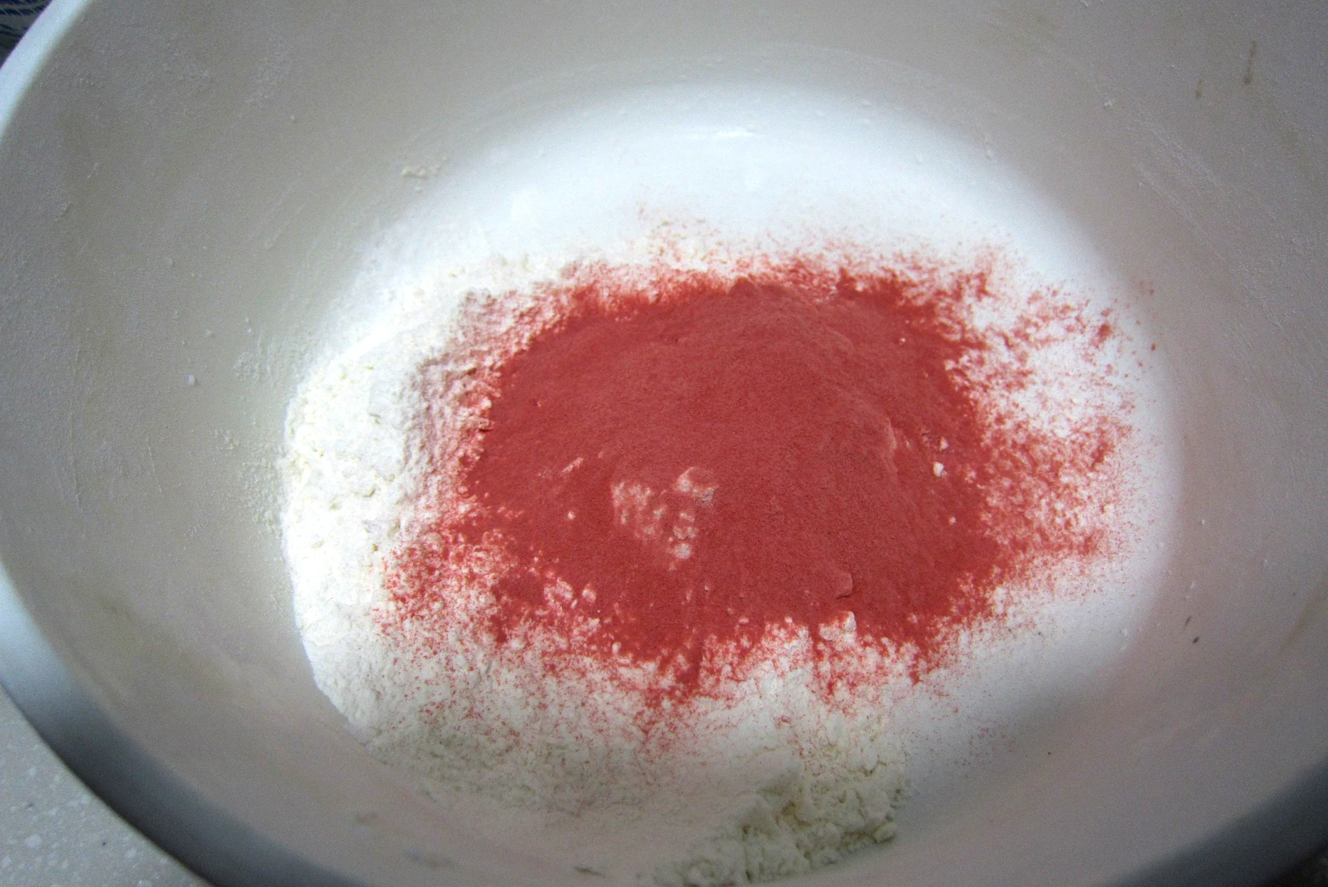 Suave y esponjoso – bizcocho chiffon con mermelada de fresa - Step 2