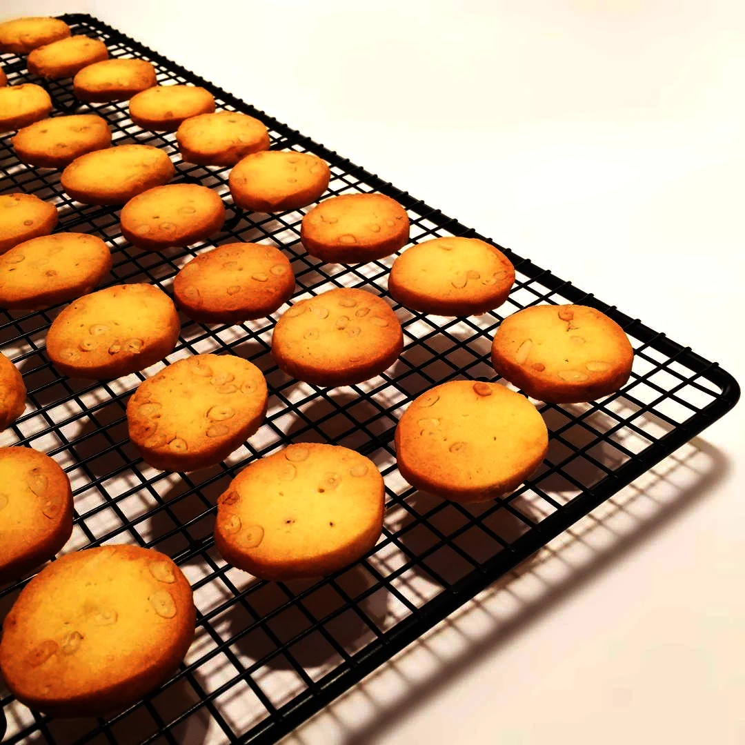 Foto del plato terminado de Galletas Crujientes de Piñones