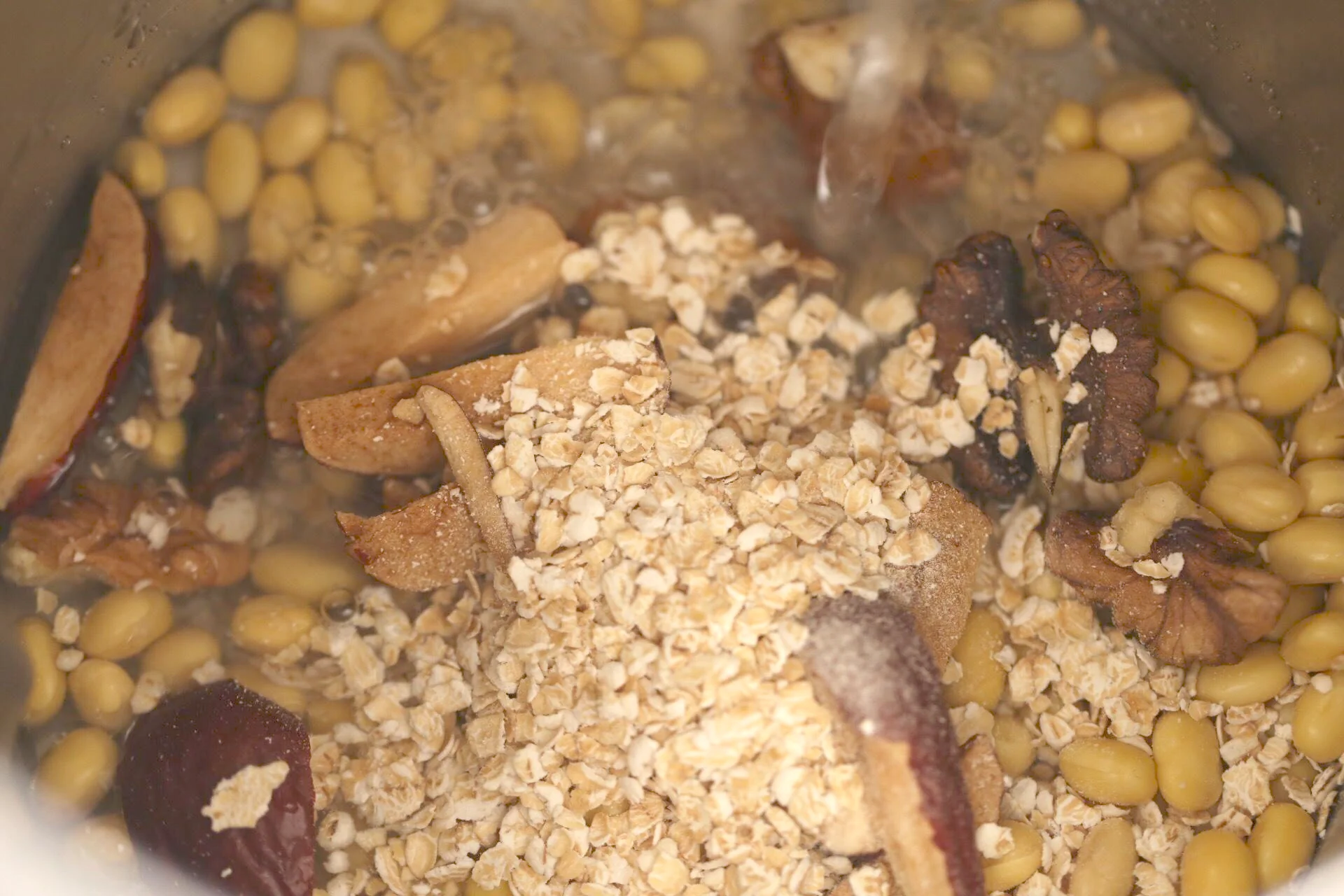 [Felicidad en familia] Desayuno de Año Nuevo: leche de soja con avena y nueces - Step 2