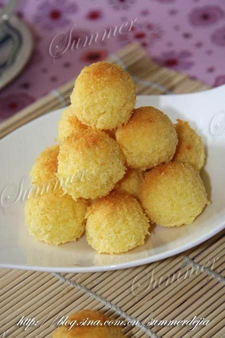 Foto do prato finalizado de Bolinhas de Coco Cremosas