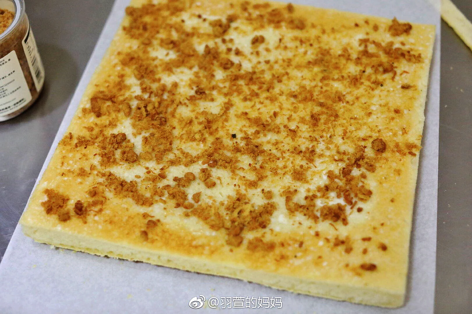 Roti Gulung Serat Pangan dengan Daun Bawang dan Abon Babi - Step 8