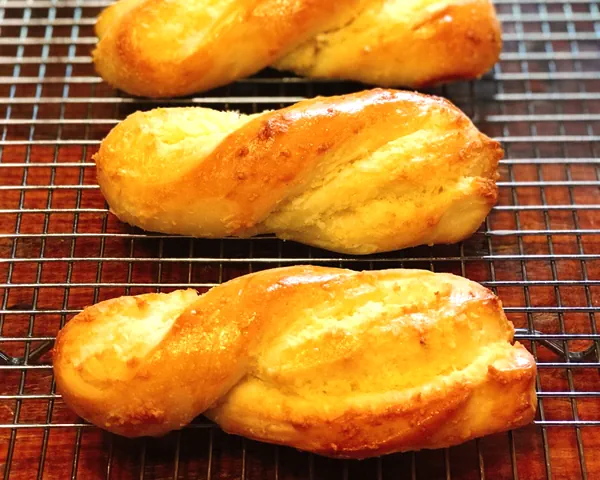 Fertiggestelltes Gericht von 【SweetTables】Weiches Kokosbrot