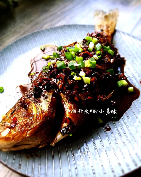 Photo du plat fini de Bar de mer braisé à sec