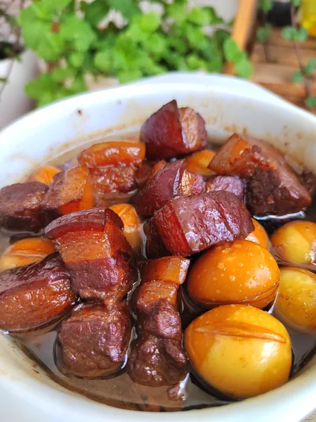 Foto del plato terminado de Rico en sabor, pero no grasiento – Trozos de panceta de cerdo estofados