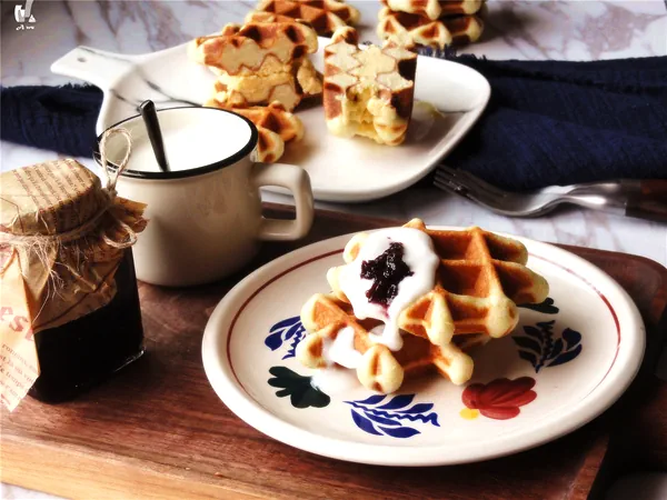 Foto del plato terminado de Waffeln Rápidas y Deliciosas (Versión Sin Polvo de Hornear)